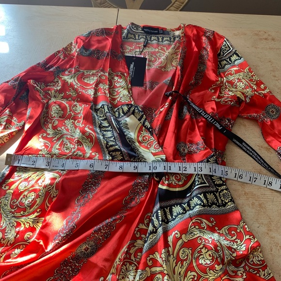 Plus Red Printed Satin Long Sleeve Wrap 